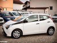 Second-hand Toyota Aygo 72 CP (52 kW) 2021 Culoarealb Hatchback