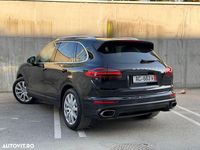 Second-hand Porsche Cayenne Platinum Edition 262 CP (192 kW) 2016 Culoarenegru SUV