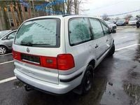 Second-hand VW Sharan 116 CP (85 kW) 2002 Gri Monovolum