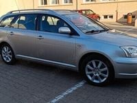 Second-hand Toyota Avensis T2 116 CP (85 kW) 2005 Auriu Break