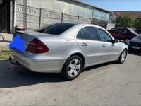 second-hand Mercedes E200 clasic