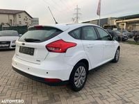 Second-hand Ford Focus Trend 100 CP (73 kW) 2017 Culoarealb Hatchback