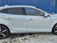 Second-hand Volvo V40 Summum 190 CP (139 kW) 2015 Culoarealte culori Hatchback