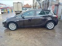 Second-hand Opel Astra 110 CP (80 kW) 2011 Culoarenegru Hatchback