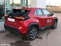 Second-hand Toyota Yaris Cross 116 CP (85 kW) 2023 Culoarerosu SUV
