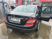 Second-hand Mercedes 320 224 CP (164 kW) 2007 Negru Berlinǎ