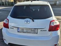 Second-hand Toyota Auris 90 CP (66 kW) 2012 Alb Hatchback