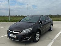Second-hand Opel Astra 136 CP (100 kW) 2015 Culoaremaro Berlinǎ