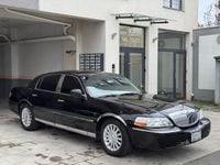 Second-hand Lincoln Town Car 240 CP (176 kW) 2003 Negru Berlinǎ