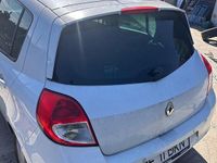 Second-hand Renault Clio II LIMITED 90 CP (66 kW) 2011 Culoarealb
