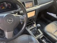 Second-hand Opel Vectra 101 CP (74 kW) 2008 Hatchback