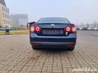 second-hand VW Jetta 1.6 benzina 102 cp motorizare clasica an 2006