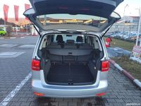 Second-hand VW Touran Highline 105 CP (77 kW) 2011 Argintiu Monovolum