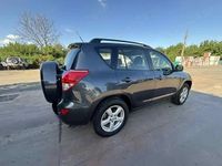 Second-hand Toyota RAV4 136 CP (100 kW) 2007 Gri SUV