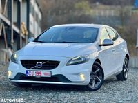 Second-hand Volvo V40 R-Design 120 CP (88 kW) 2015 Culoarealb Hatchback