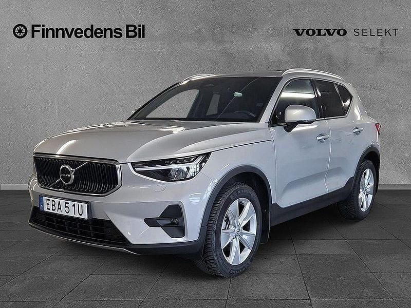 Silver Begagnad 2024 Volvo XC40 Core SUV | 344 900 kr (Bra pris) - Bild 1/4