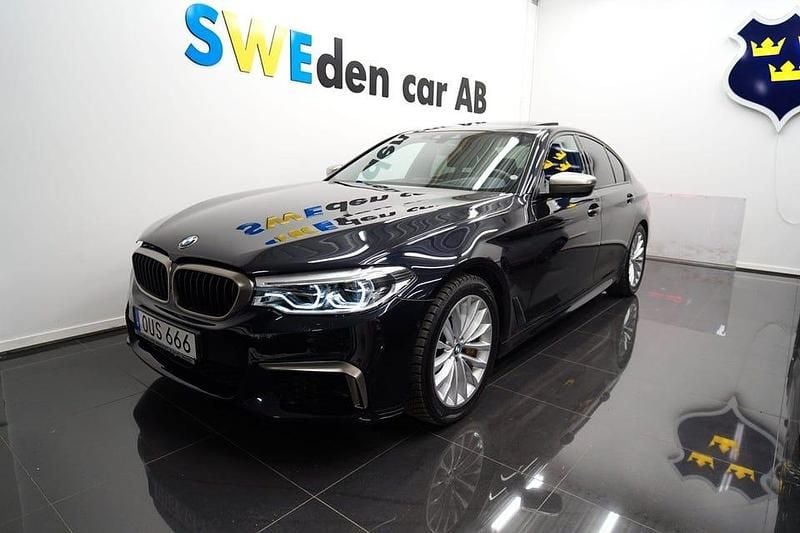 Begagnad BMW M550 Comfort Edition 463 HK (340 kW) 2018 Svart Sedan