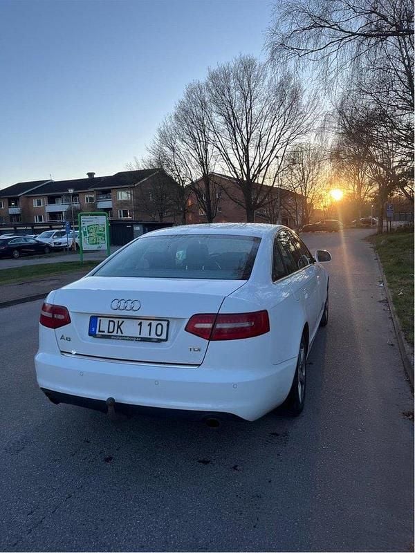 Vit Begagnad 2011 Audi A6 Business Sedan | 90 000 kr (Dyr) - Bild 1/4