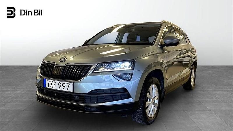 Grå Begagnad 2018 Skoda Karoq Style SUV | 209 900 kr (Marknadspris) - Bild 1/4