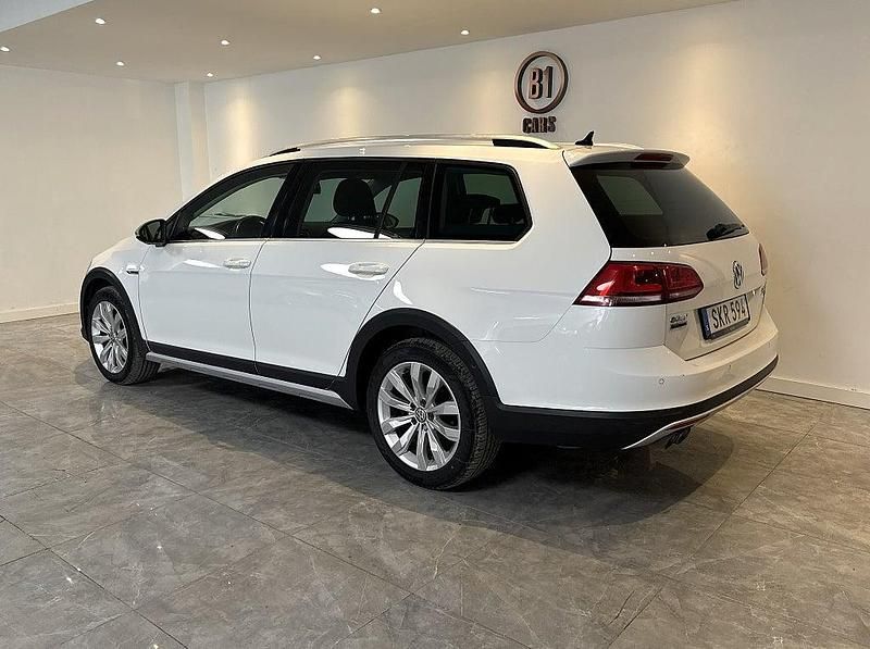 Begagnad VW Golf Alltrack 184 HK (135 kW) 2016 Vit Kombi