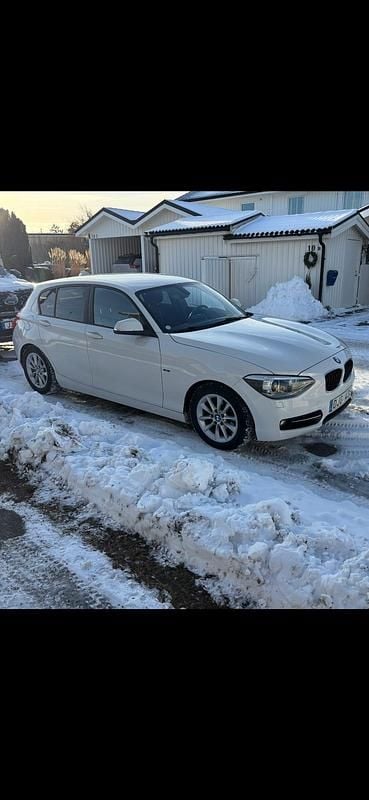 Begagnad BMW 118 143 HK (105 kW) 2012 Halvkombi