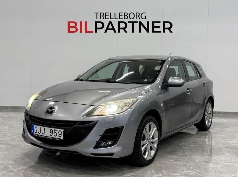 Grå Begagnad 2010 Mazda 3 Inclusive Halvkombi | 49 900 kr (Marknadspris) - Bild 1/4