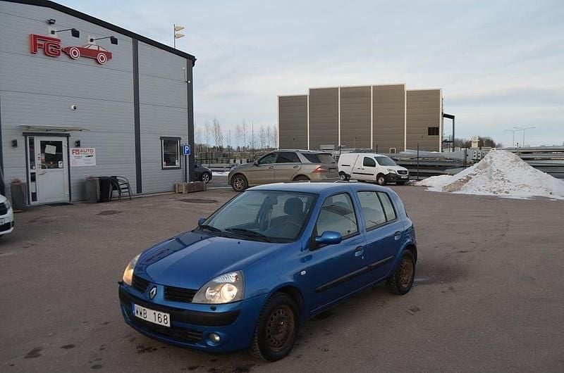 Begagnad Renault Clio R.S. 75 HK (55 kW) 2005 Blå Halvkombi