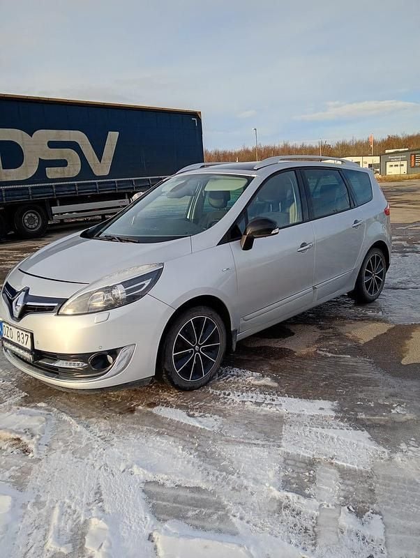 Begagnad Renault Grand Scénic III Bose Edition 110 HK (80 kW) 2014 Minibuss