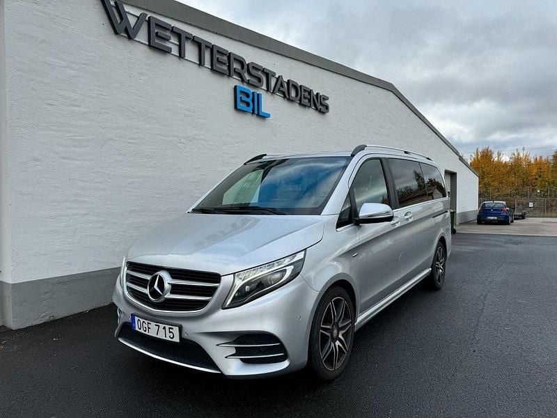Silver Begagnad 2017 Mercedes V250 Avantgarde Minibuss | 384 900 kr (Marknadspris) - Bild 1/4