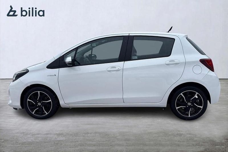 Begagnad Toyota Yaris Hybrid Active 102 HK (75 kW) 2016 Vit Halvkombi