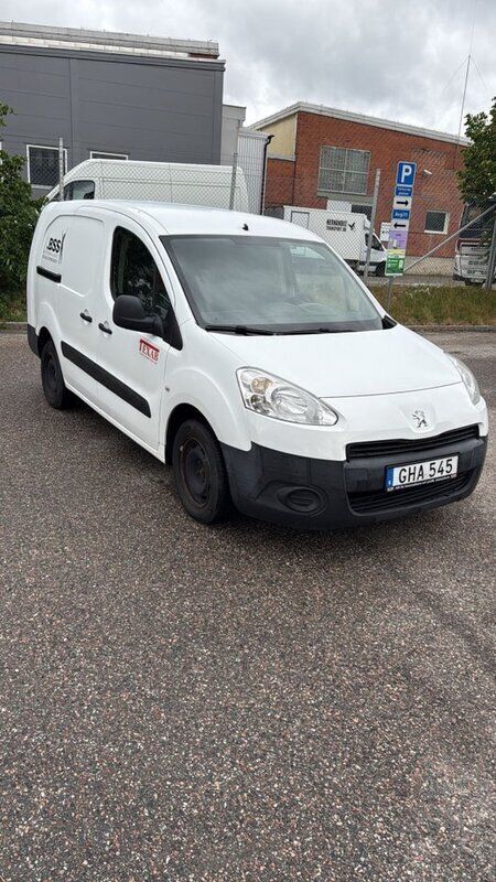 Vit Begagnad 2014 Peugeot Partner Minibuss | 29 900 kr (Superpris) - Bild 1/4
