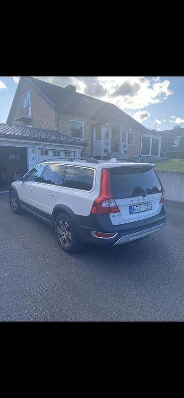 Vit Begagnad 2013 Volvo XC70 Summum SUV | 82 000 kr (Marknadspris) - Bild 1/4
