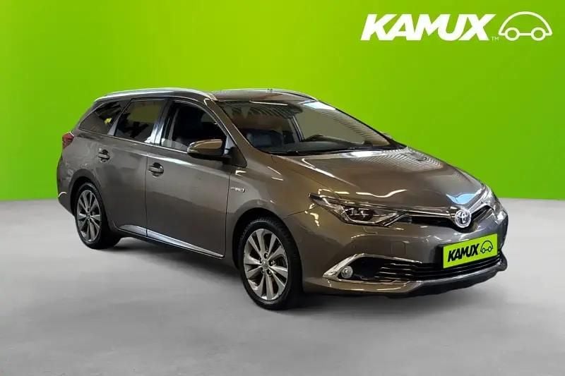 Silver/grå Begagnad 2017 Toyota Auris Hybrid Kombi | 149 800 kr (Marknadspris) - Bild 1/4