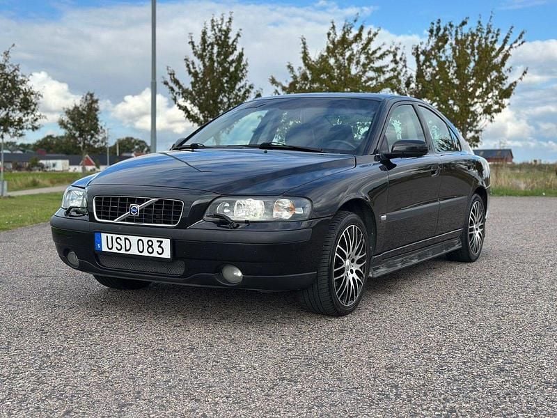 Svart Begagnad 2004 Volvo S60 Business Edition Sedan | 37 500 kr (Bra pris) - Bild 1/4