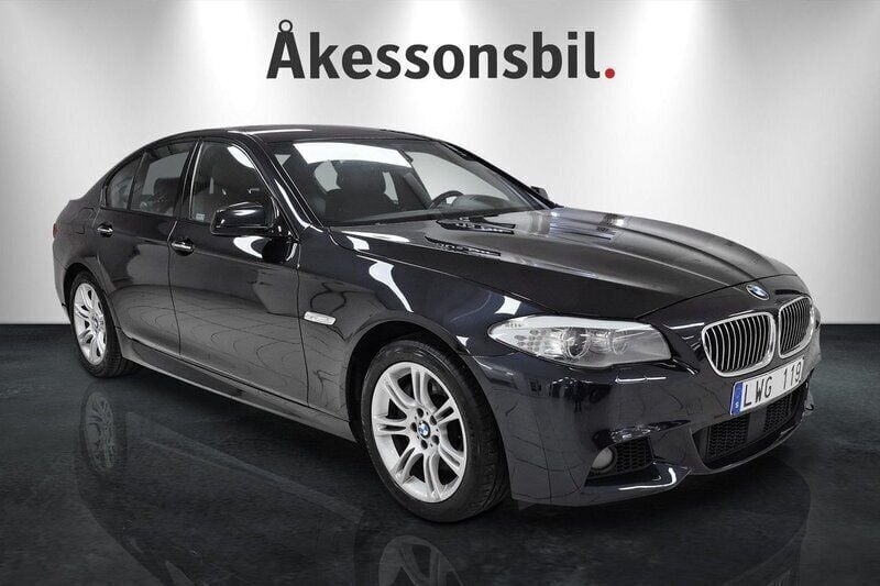 Svart Begagnad 2011 BMW 530 M Sport Sedan | 134 900 kr (Marknadspris) - Bild 1/4