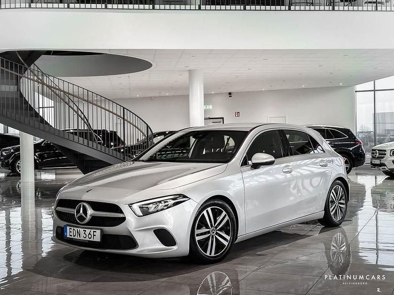 Begagnad Mercedes A200 Progressive 163 HK (119 kW) 2020 Silver Halvkombi