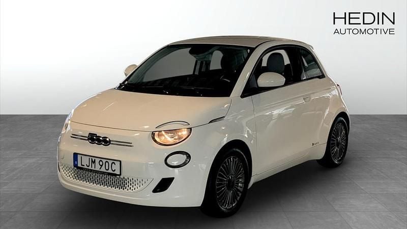 Vit (white) Begagnad 2022 Fiat 500e Icon Halvkombi | 170 000 kr (Marknadspris) - Bild 1/4