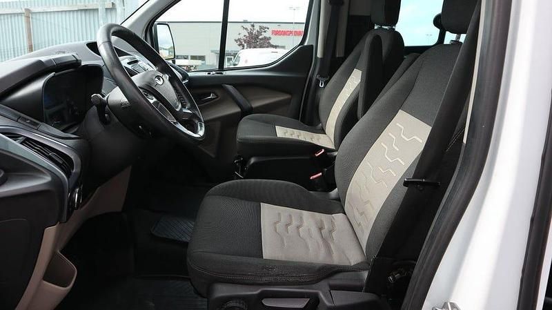 Begagnad Ford Transit Custom 155 HK (114 kW) 2015 Vit Van