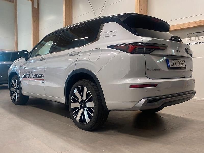 Begagnad Mitsubishi Outlander Instyle 306 HK (225 kW) 2025 Vit SUV