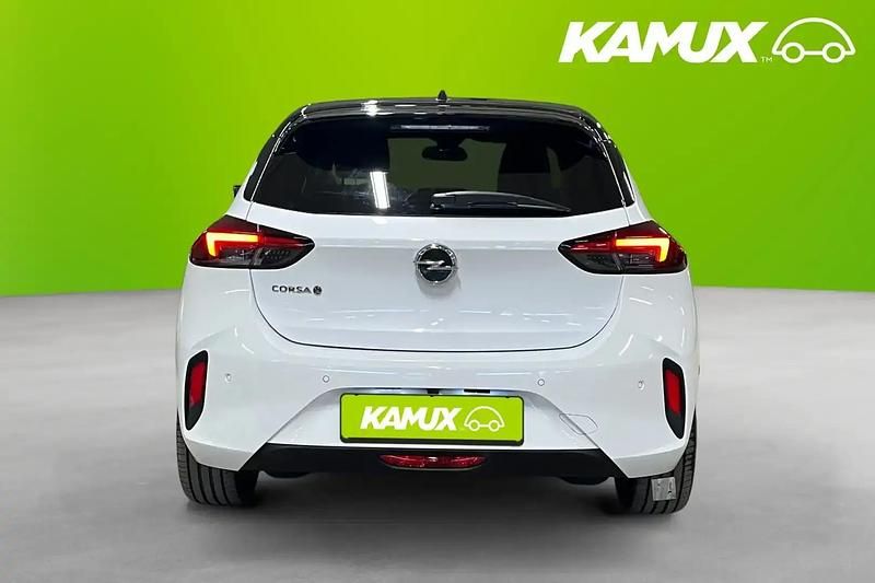 Begagnad Opel Corsa-e 100 kW (136 HK) 2022 Vit Halvkombi