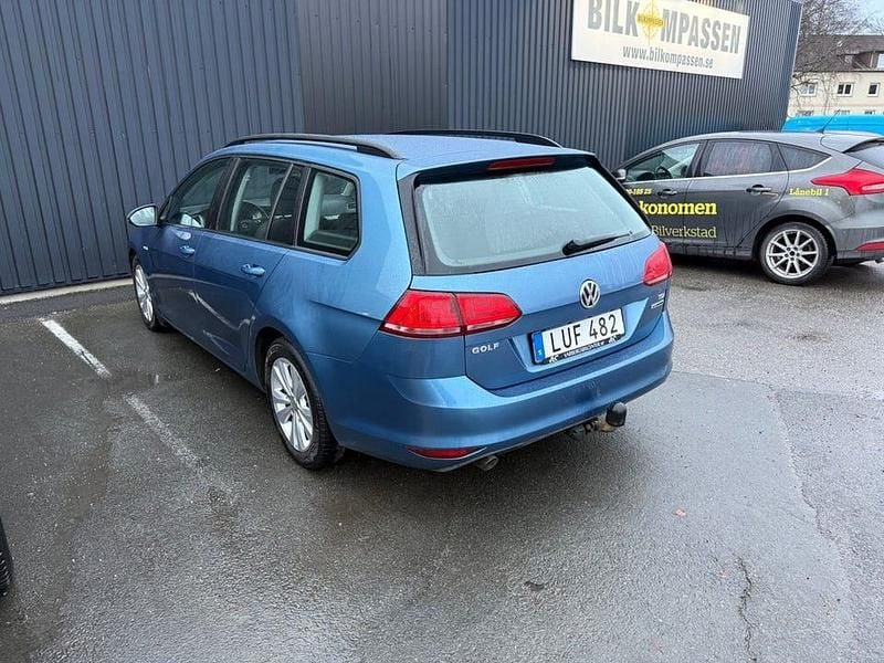 Begagnad VW Golf VII 110 HK (80 kW) 2016 Blå Kombi