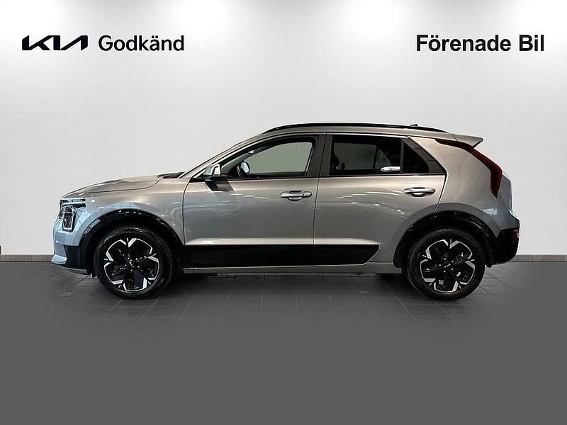 Begagnad Kia e-Niro Advance 11 kW (15 HK) 2023 Grå SUV
