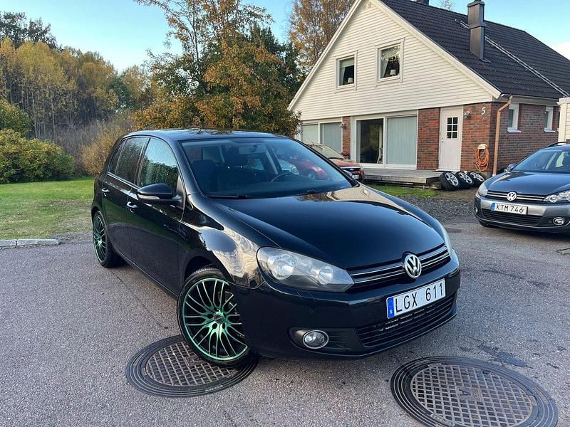 Svart Begagnad 2011 VW Golf VI Halvkombi | 53 000 kr (Marknadspris) - Bild 1/4