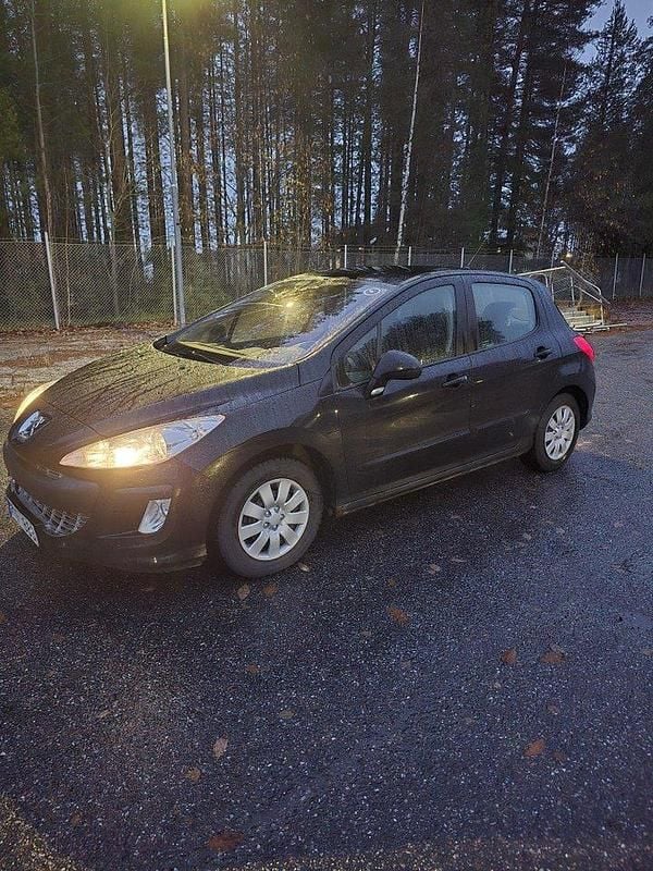 Svart Begagnad 2009 Peugeot 308 Halvkombi | 29 000 kr (Superpris) - Bild 1/4