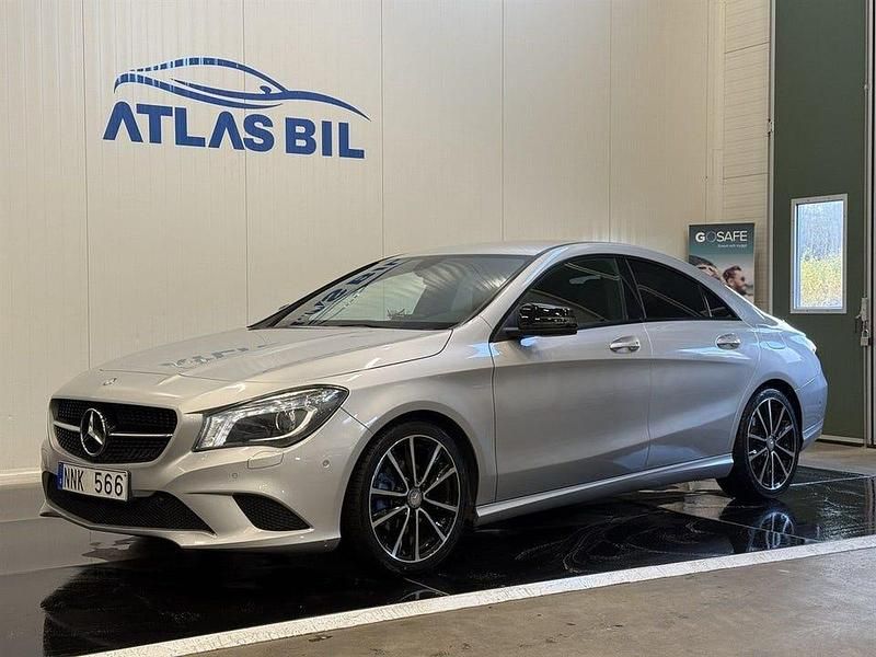 Silver Begagnad 2013 Mercedes CLA180 Sedan | 119 900 kr (Lite dyr) - Bild 1/4