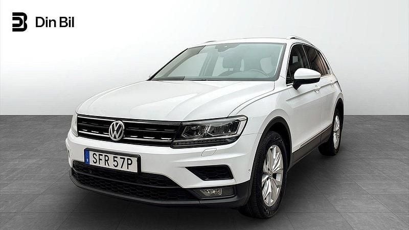 Vit (pure white) Begagnad 2019 VW Tiguan Comfortline SUV | 259 900 kr (Marknadspris) - Bild 1/4