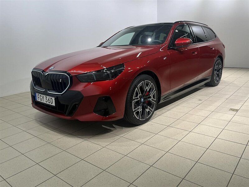 Svart Begagnad 2024 BMW i5 M Sport Sedan | 799 900 kr - Bild 1/4