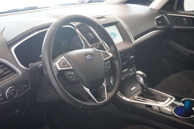 Begagnad Ford S-MAX Titanium 150 HK (110 kW) 2015 Blå/lila Minibuss