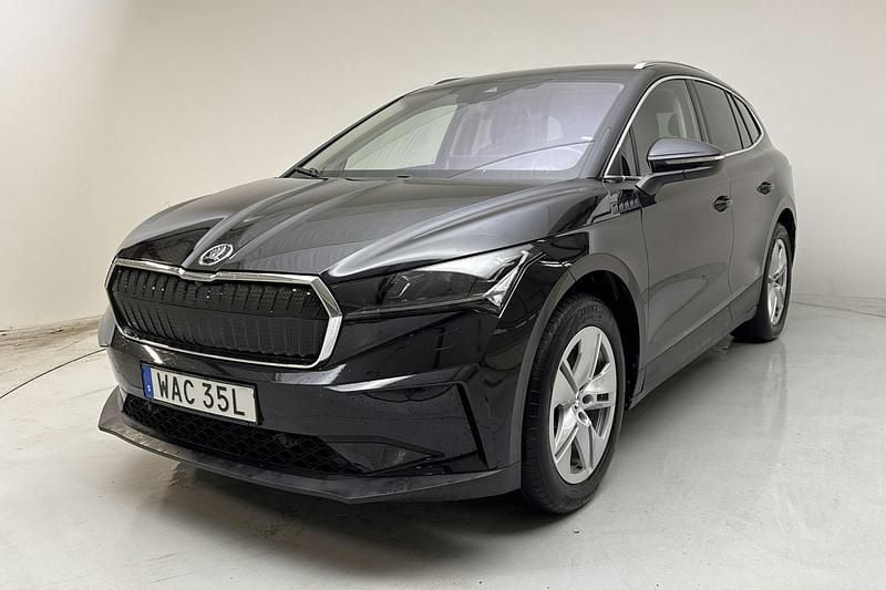 Svart Begagnad 2023 Skoda Enyaq iV SUV | 369 000 kr (Bra pris) - Bild 1/4