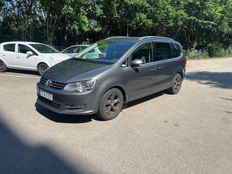 Begagnad VW Sharan GT 170 HK (125 kW) 2011 Grå Minibuss